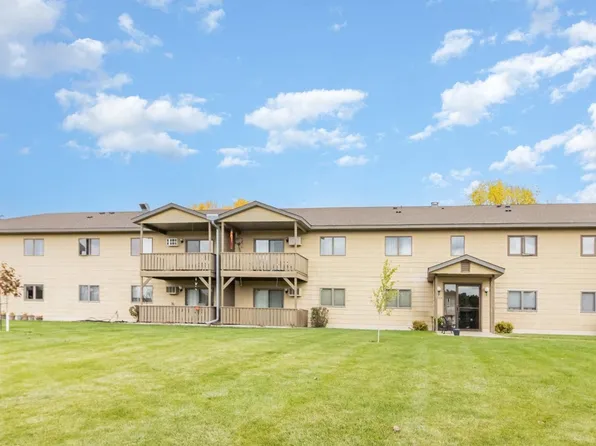 2114 Village Dr APT 123, Red Wing, MN 55066