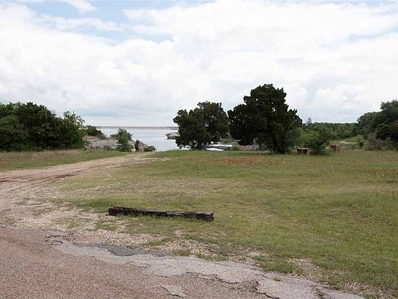 3rd image of 317 County Road 1745