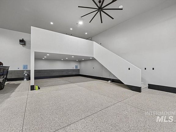 5th image of 41 Sunbridge Dr