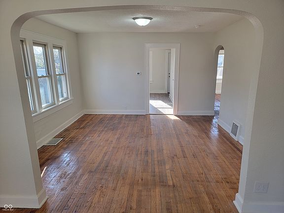 5th image of 1032 Groff Ave