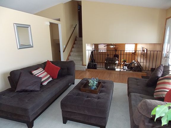 3rd image of 2890 Cadbury Cir