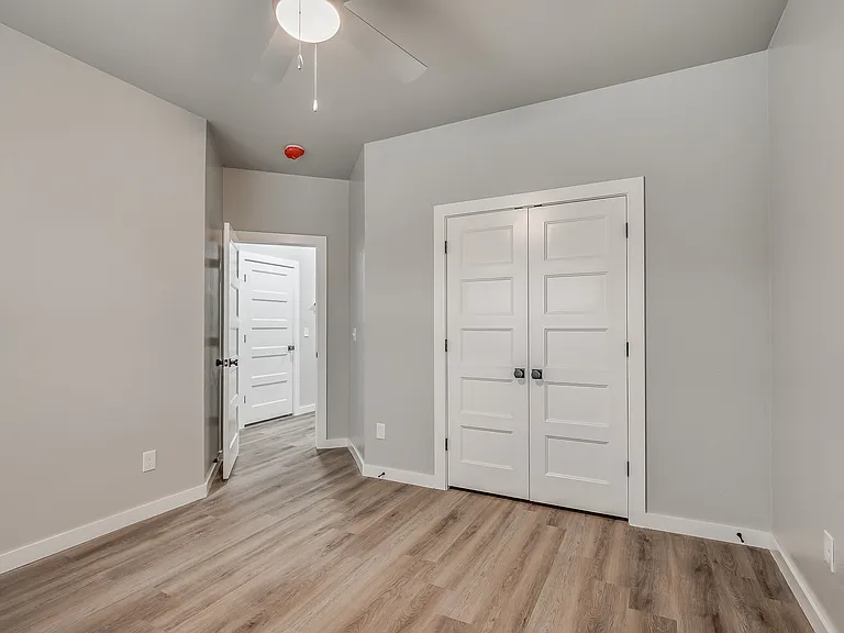 11301 N Blackwelder Ave #B — Photo 9