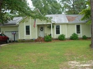 953 Kennasaw Dr, Fayetteville, NC 28314
