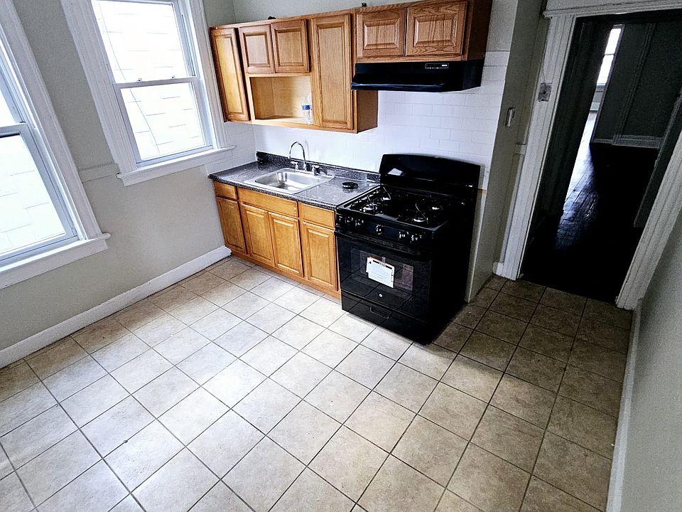 1st image of 136 Seymour Ave #1A