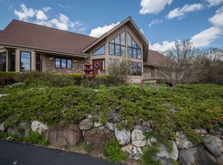 S43W27166 Country Ln, Waukesha, WI 53189