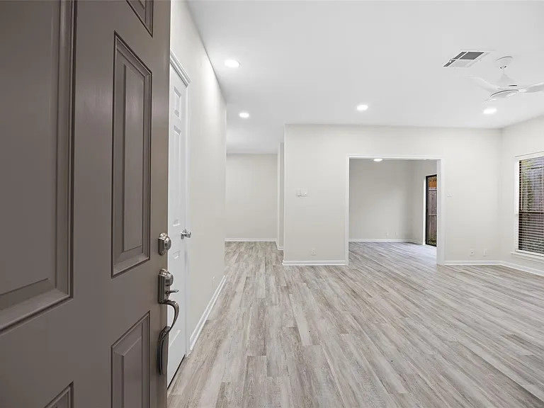 2668 Bering Dr #2668 — Photo 4