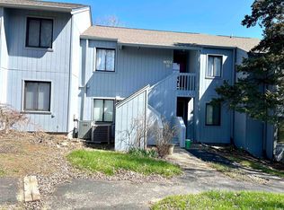 9019 S Pointe Ridge Ln, Bloomington, IN 47401