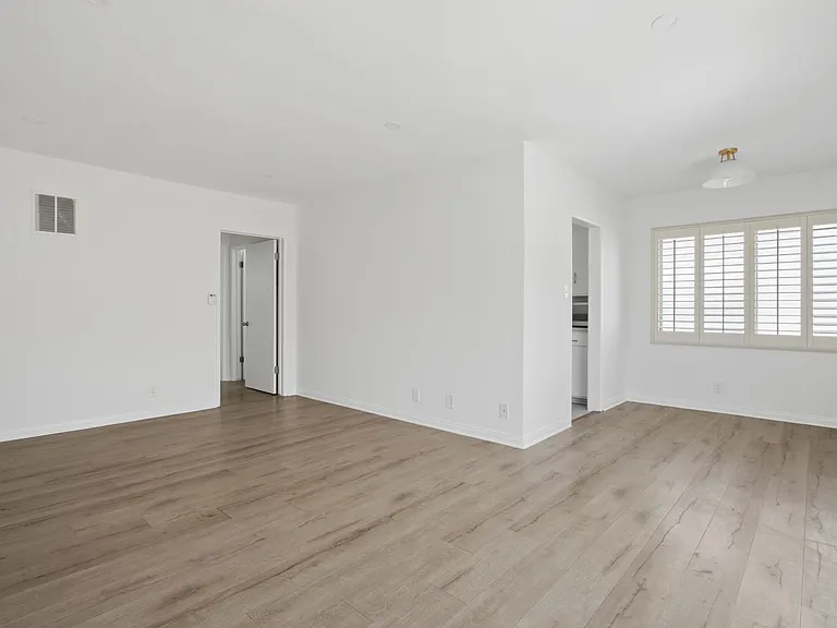 943 6th Street in Santa Monica - North of Wilshire and only 6 blocks to the beach! — Photo 6