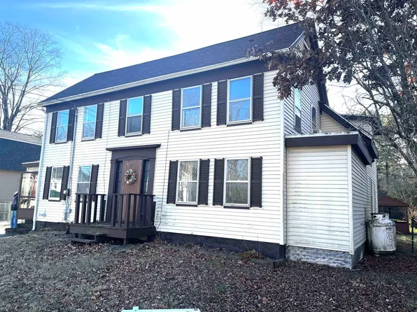 19 West Main Street, Newton, NH 03858