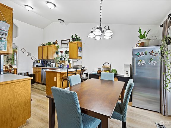 5th image of 19910 15th Avenue E