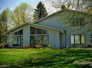 6050 Grand Mere Rd, Stevensville, MI 49127
