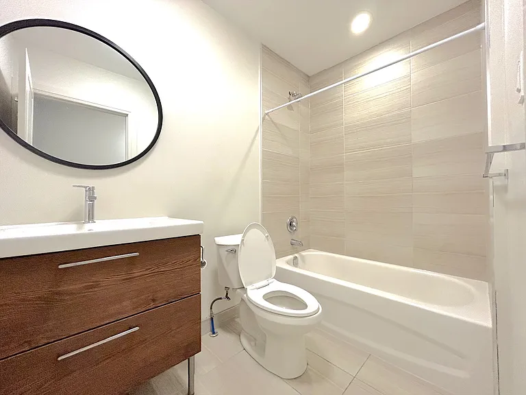 837 King St E #203 — Photo 8