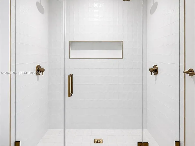 90 NE 32nd St #718 — Photo 11
