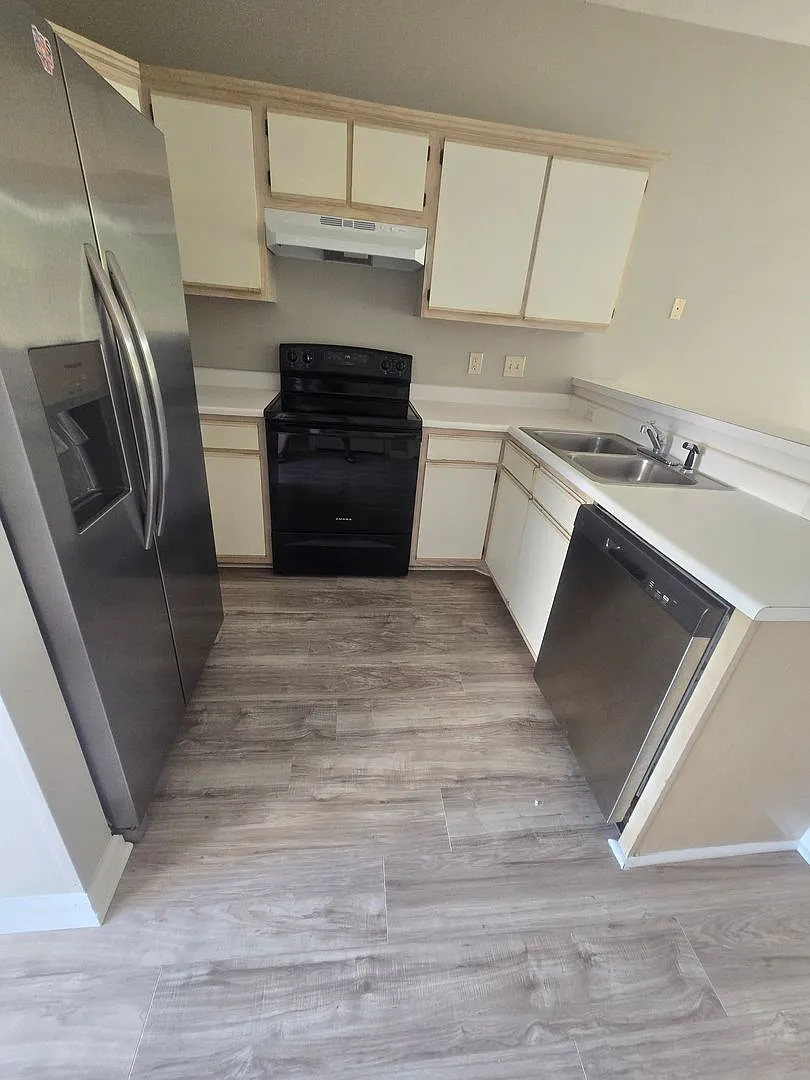River Oaks - 2BD/ 2BA — Photo 2