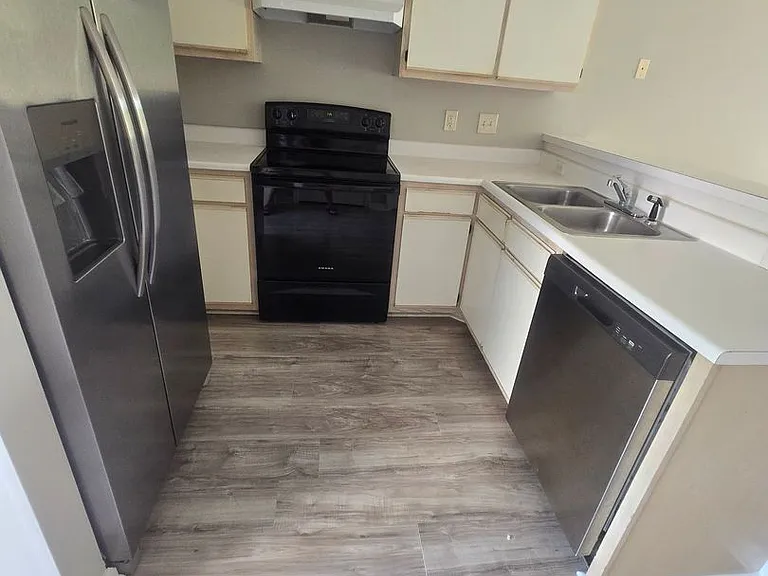 504 River Oaks Dr #57H — Photo 2