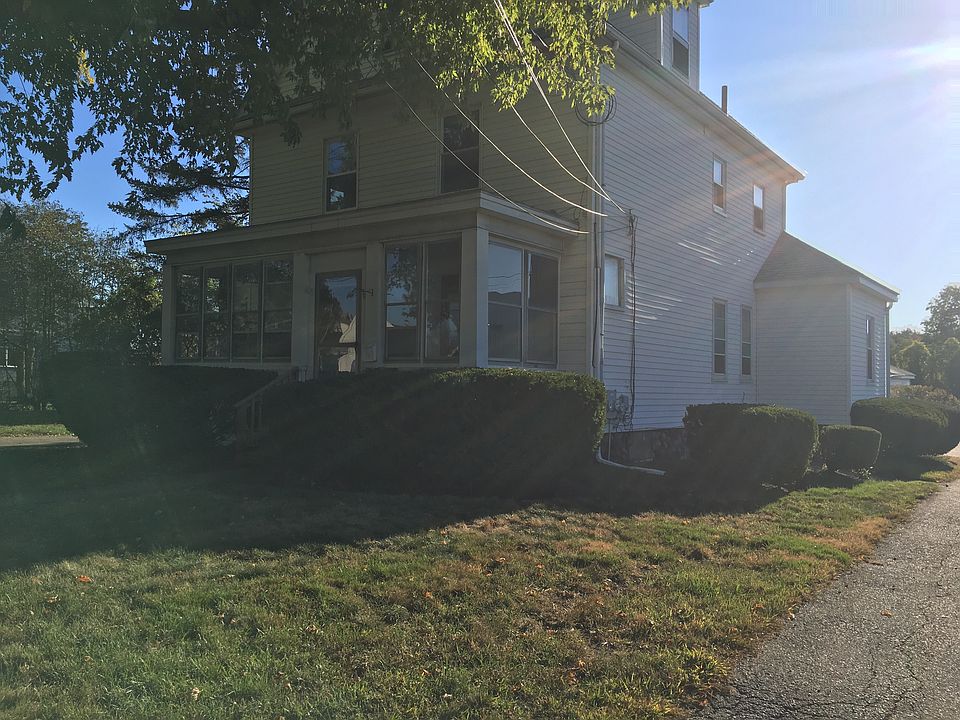1st image of 568 Pleasant St