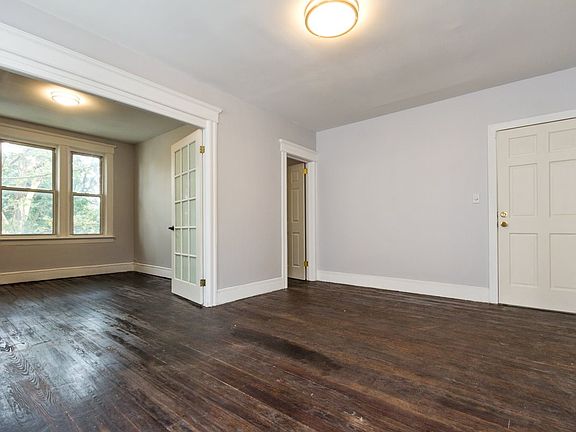 3rd image of 168 Williams Ave