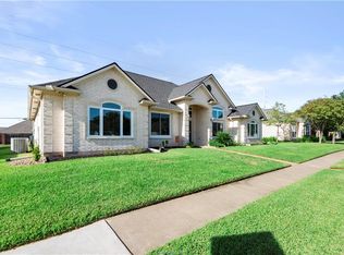 3109 Broadmoor Dr, Bryan, TX 77802