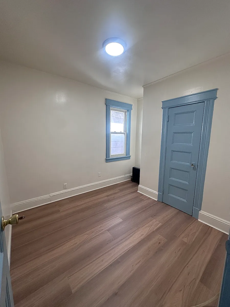 Building Photo - 87-38 94th St #2