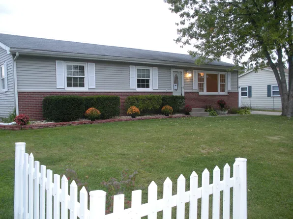 727 Acadia Rd, Valparaiso, IN 46385