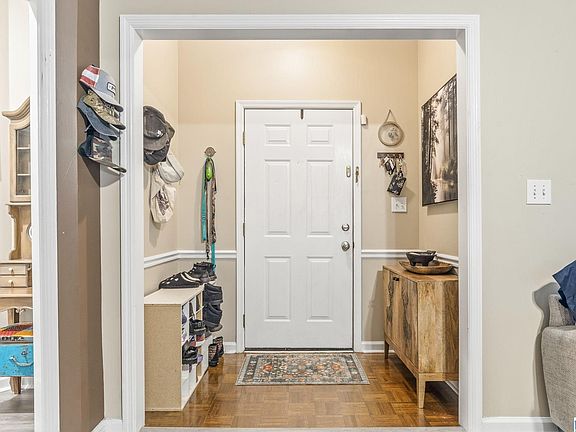 3rd image of 141 Timberleaf Cir