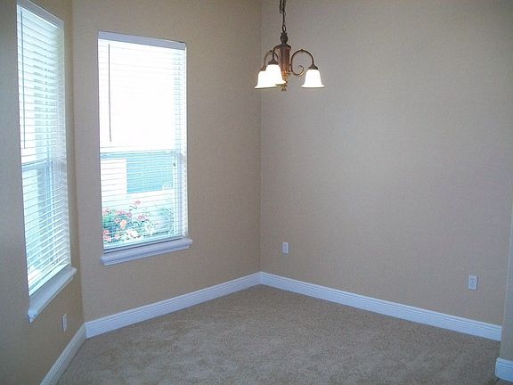 4th image of 211 Lourdan Ct