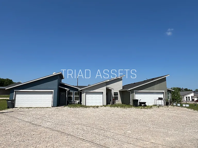 2220 J E Woody Rd — Photo 1