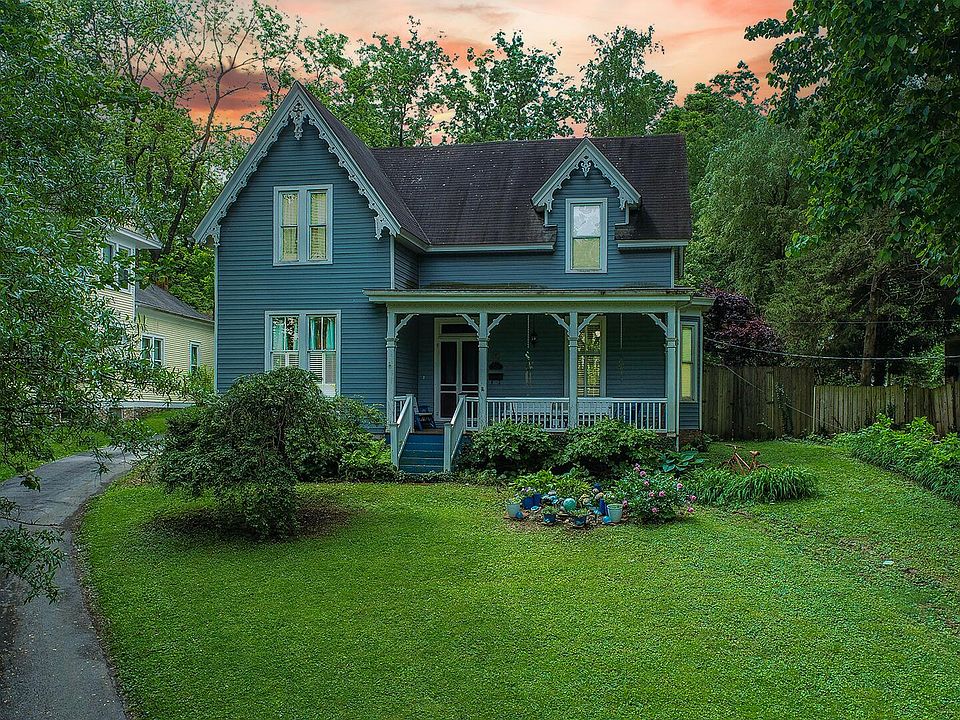 1st image of 321 Stoner Ave