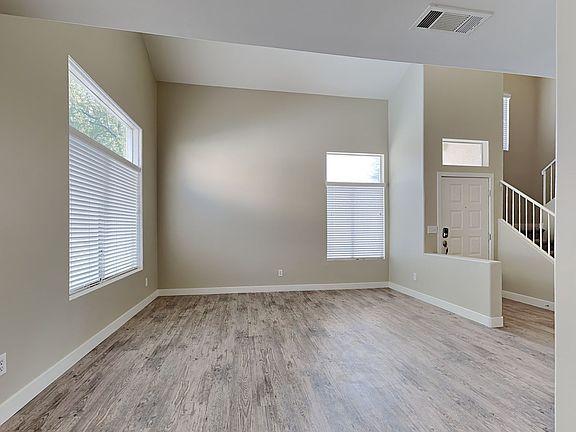 5th image of 2440 Cliffwood Dr