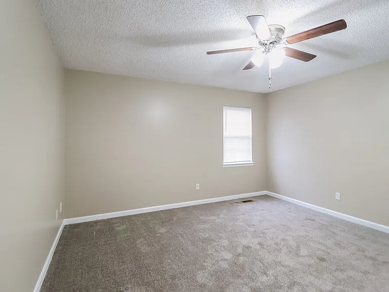 2613 Laburnum Dr — Photo 8
