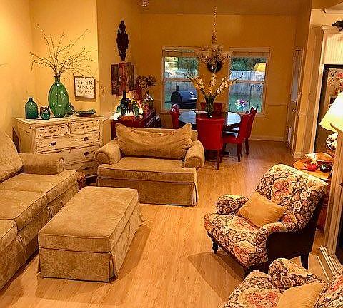 3rd image of 3431 Garrett Ln