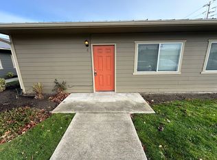 401 W Blackburn Rd #C, Mount Vernon, WA 98273