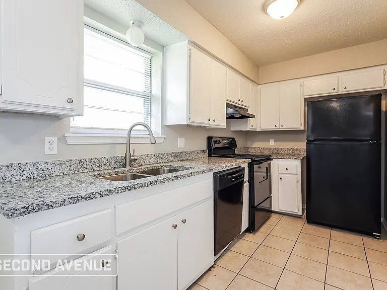 703 Willis St — Photo 9