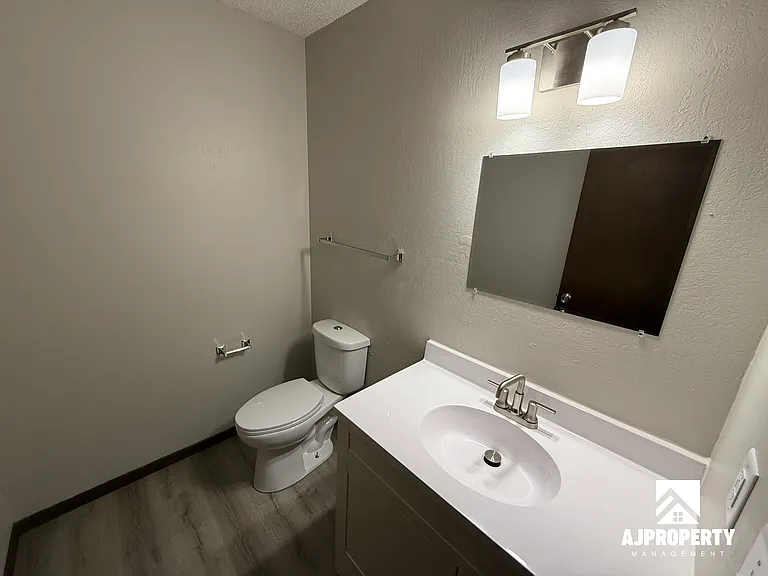 516 N Cliff Ave — Photo 8