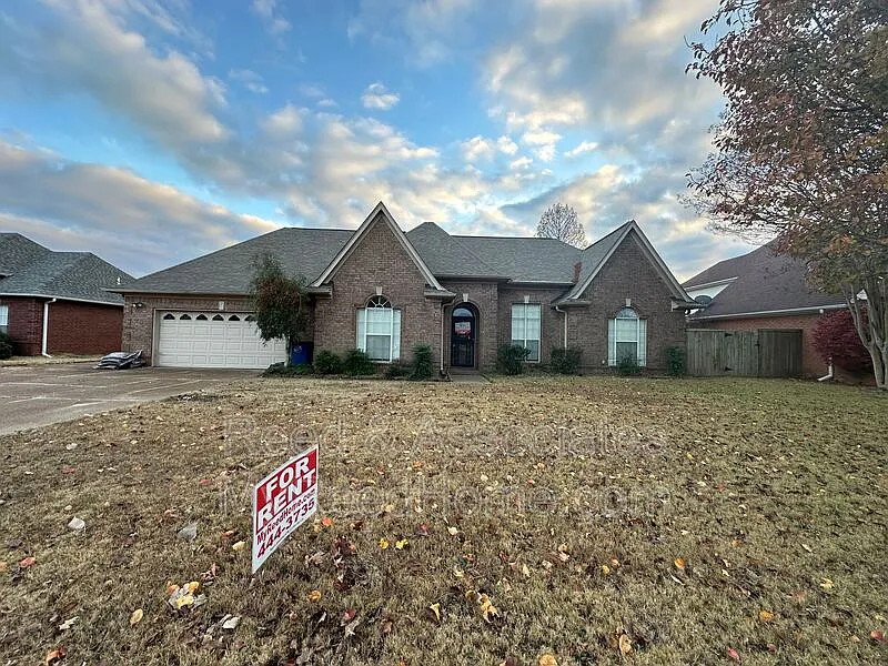 7161 Lauren Ln