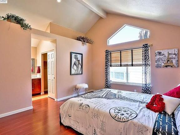 4th image of 39983 Potrero Dr