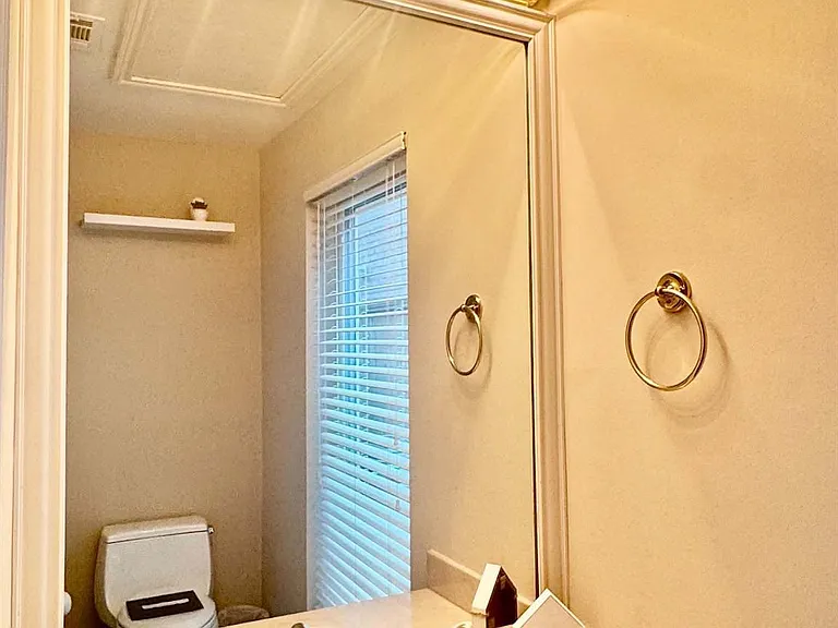 2413 Potomac Dr #D — Photo 12