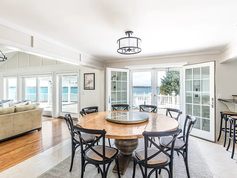 335 E Lake Dr — Photo 8