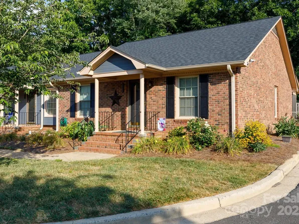 222 Pointe Cir, Rock Hill, SC 29732