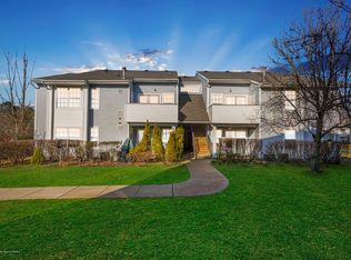 23 Jockey Ln, Tinton Falls, NJ 07753