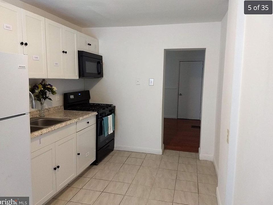 1st image of 832 W 6th St