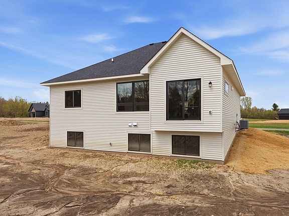 4th image of 909 Acorn Ct