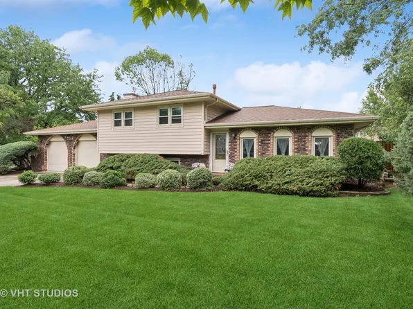 253 Waxwing Ave, Naperville, IL 60565