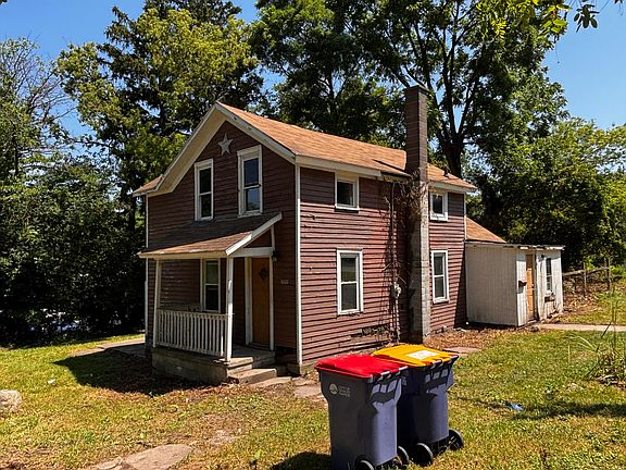 3rd image of 1000 College Ave NE