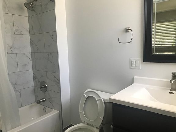 5th image of 6099 N Sauganash Ave #1