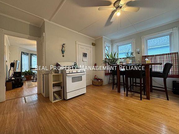 4th image of 78 Lexington St Floor 2