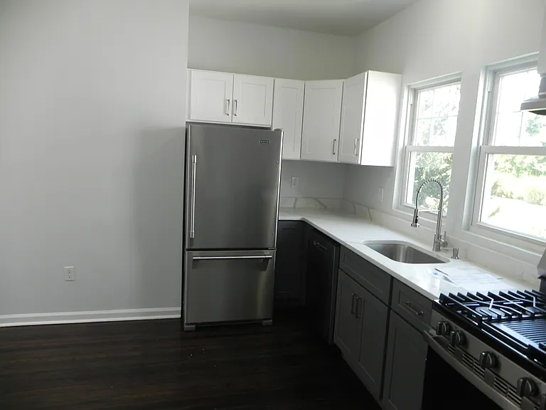 10 Hawkins Ave — Photo 9