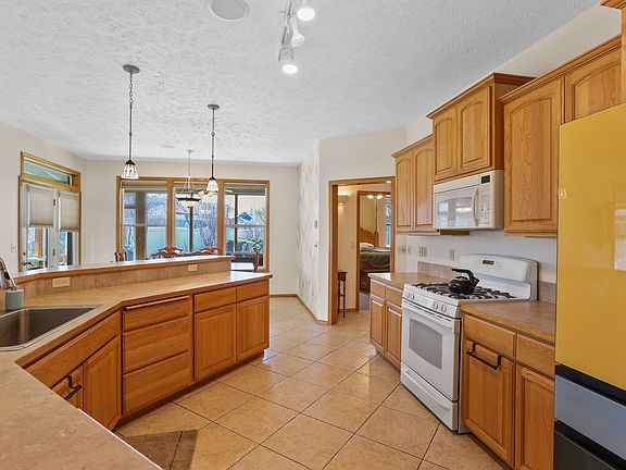 3rd image of 16317 N McKinnon Ln