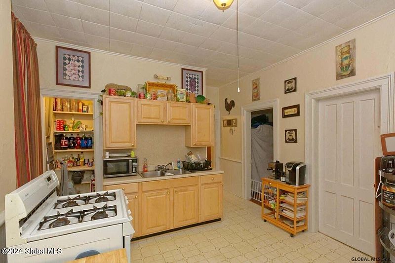 5th image of 99 Johnston Avenue