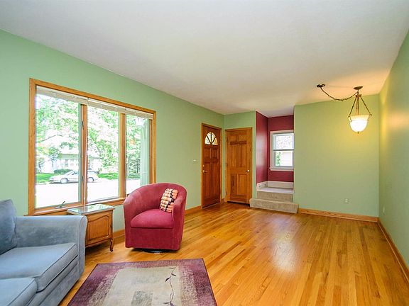 3rd image of 1205 Paul St